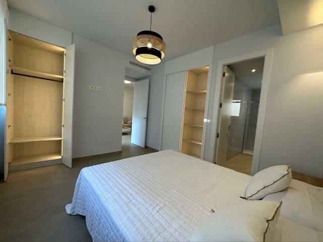 2 makuuhuone Huoneisto myytävänä paikassa Playa de los Locos, Torrevieja mukana uima-altaan - 429 000 € (Ref: 10049661)