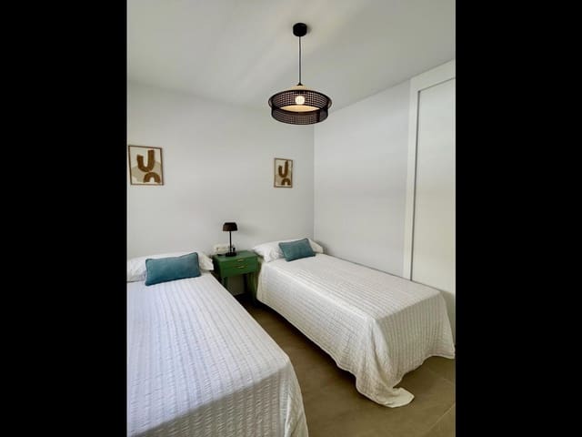 2 makuuhuone Huoneisto myytävänä paikassa Playa de los Locos, Torrevieja mukana uima-altaan - 429 000 € (Ref: 10049661)
