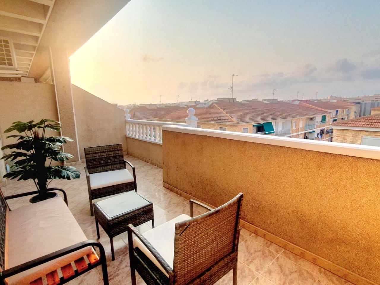 1 Zimmer Apartment zu verkaufen in Torrevieja mit Pool - 175.000 € (Ref: 10080053)