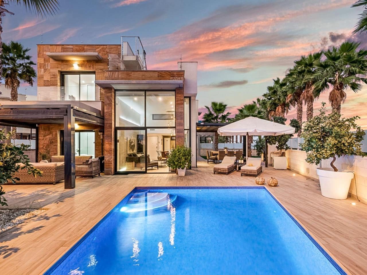 5 sovrum Villa till salu i Orihuela Costa med pool - 829 000 € (Ref: 10080054)
