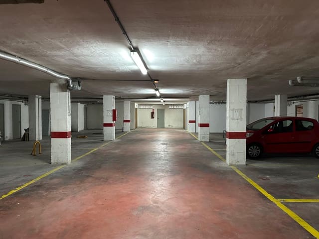 Garage te koop in Avenida Habaneras - Curva de Palangre, Torrevieja - € 13.000 (Ref: 10095653)