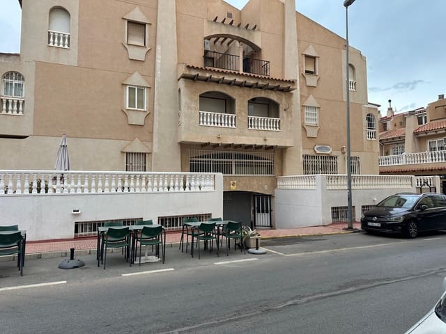 Garage te koop in Avenida Habaneras - Curva de Palangre, Torrevieja - € 13.000 (Ref: 10095653)