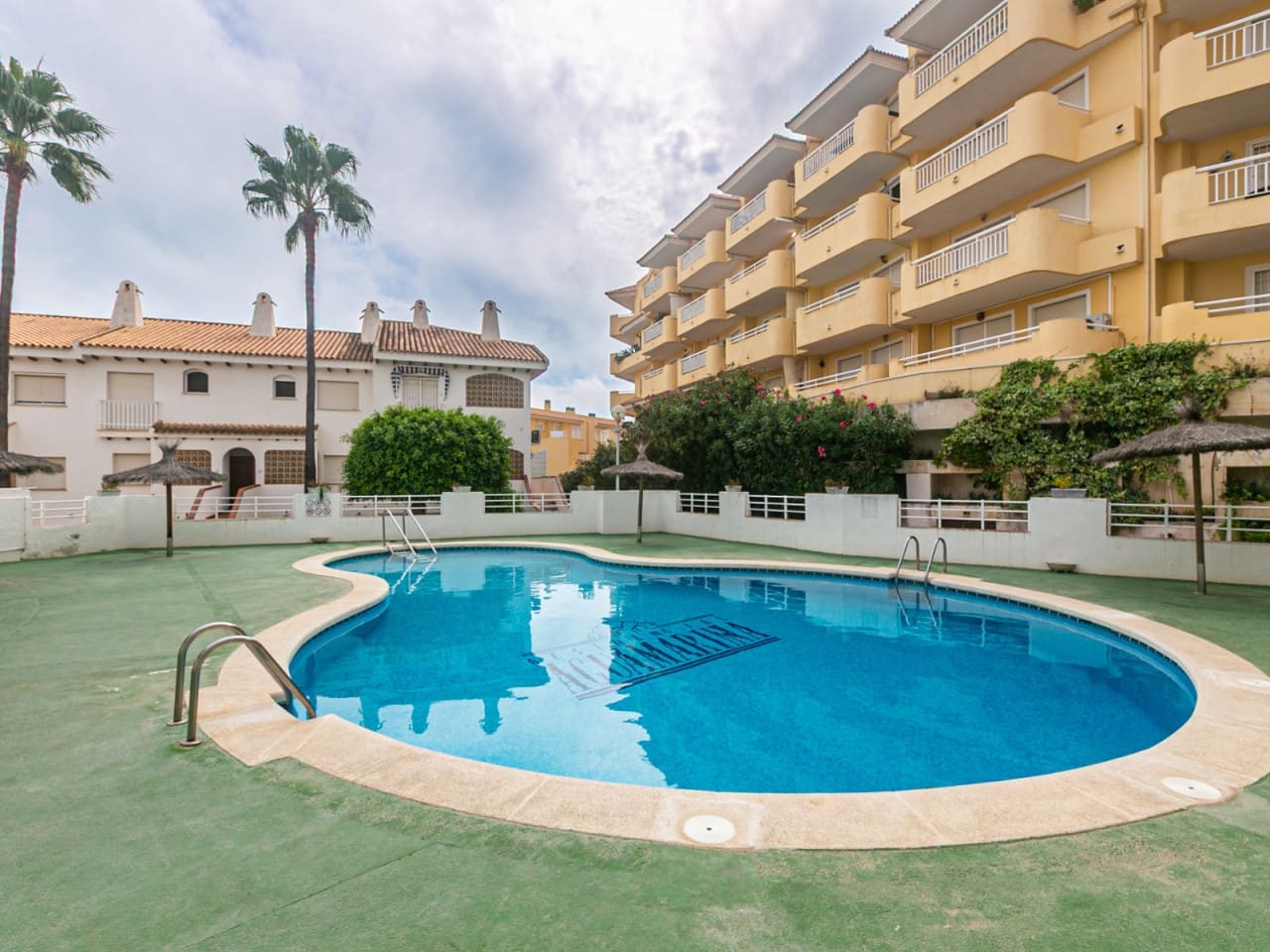 3 makuuhuone Huoneisto myytävänä paikassa Cabo Roig mukana uima-altaan - 375 000 € (Ref: 10130389)