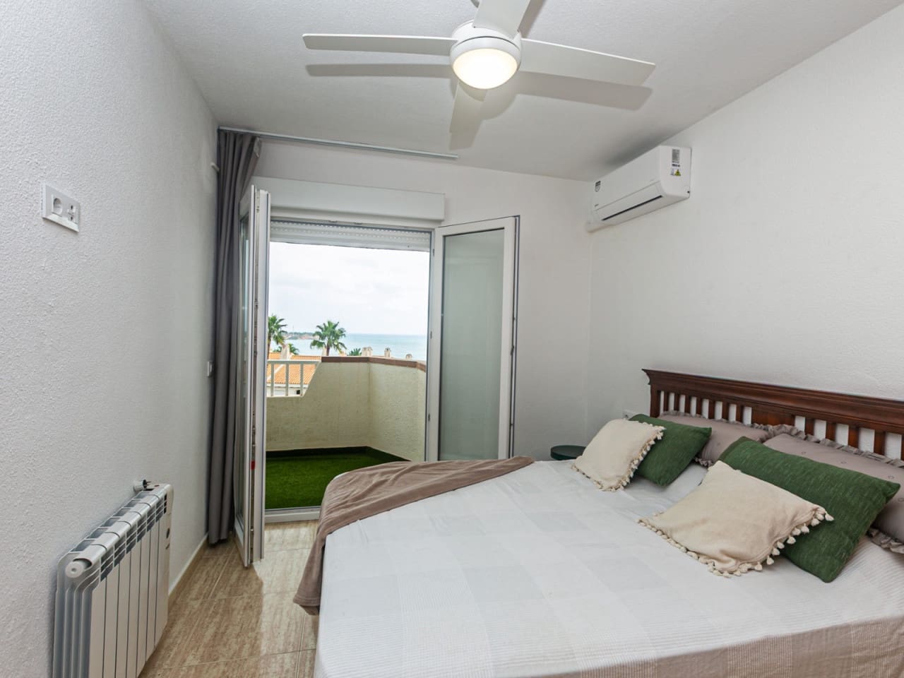 3 makuuhuone Huoneisto myytävänä paikassa Cabo Roig mukana uima-altaan - 375 000 € (Ref: 10130389)