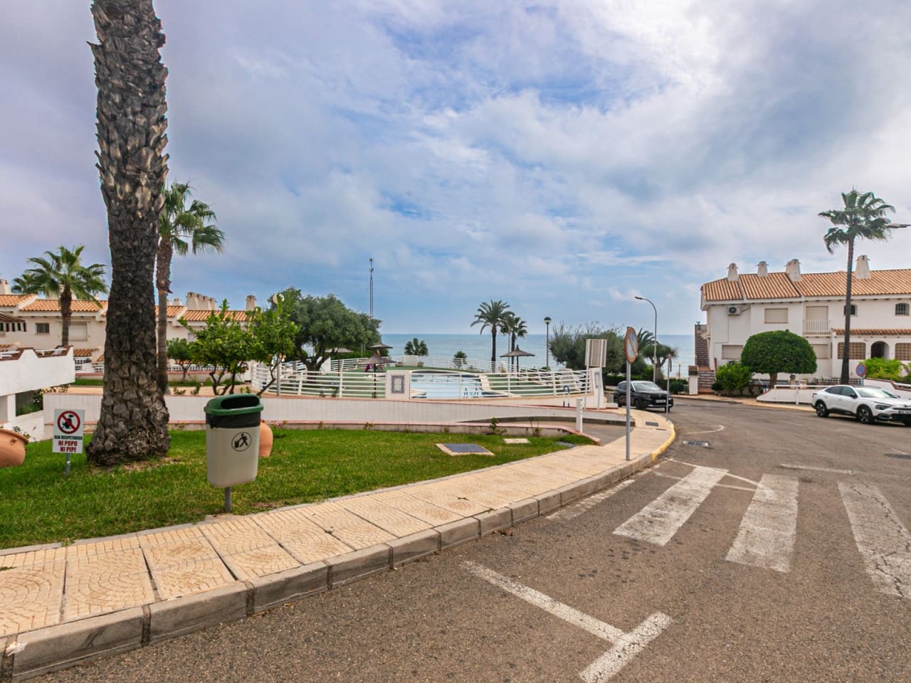 3 makuuhuone Huoneisto myytävänä paikassa Cabo Roig mukana uima-altaan - 375 000 € (Ref: 10130389)