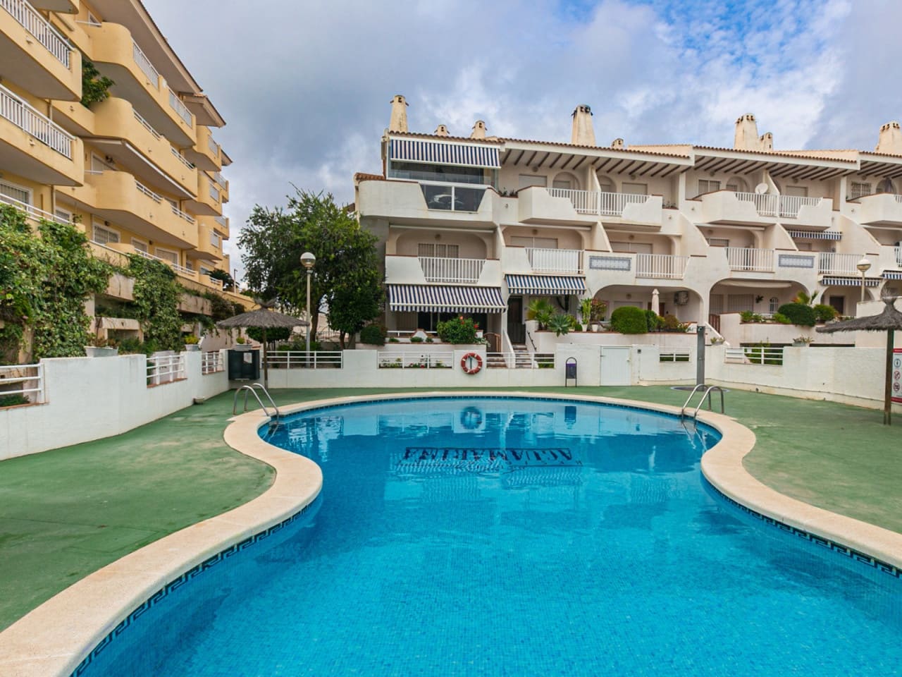 3 makuuhuone Huoneisto myytävänä paikassa Cabo Roig mukana uima-altaan - 375 000 € (Ref: 10130389)