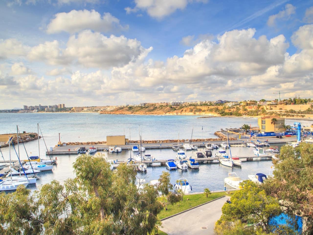 3 makuuhuone Huoneisto myytävänä paikassa Cabo Roig mukana uima-altaan - 375 000 € (Ref: 10130389)