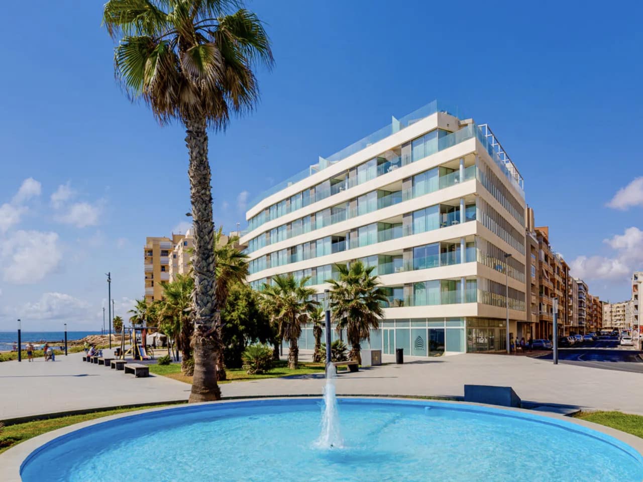 4 quarto Apartamento para venda em Torrevieja com garagem - 988 000 € (Ref: 10130392)