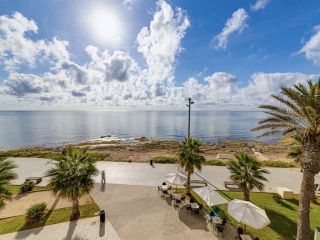 Apartamento de 4 habitaciones en Playa del Cura, Torrevieja en venta con garaje - 988.000 € (Ref: 10130392)
