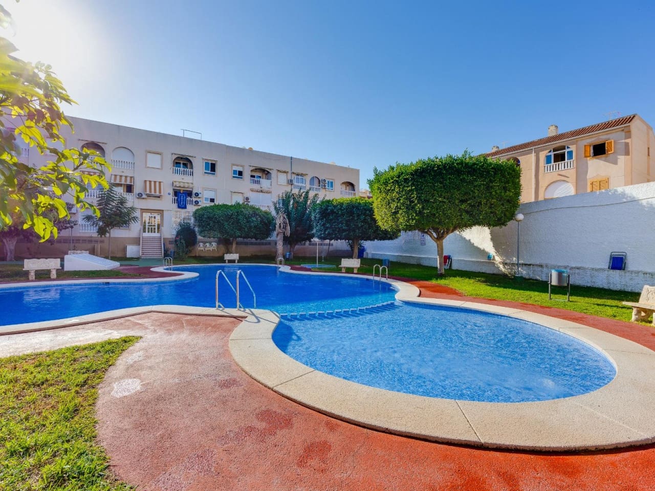 2 soverom Leilighet til salgs i Torrevieja med svømmebasseng garasje - € 159 900 (Ref: 10130399)