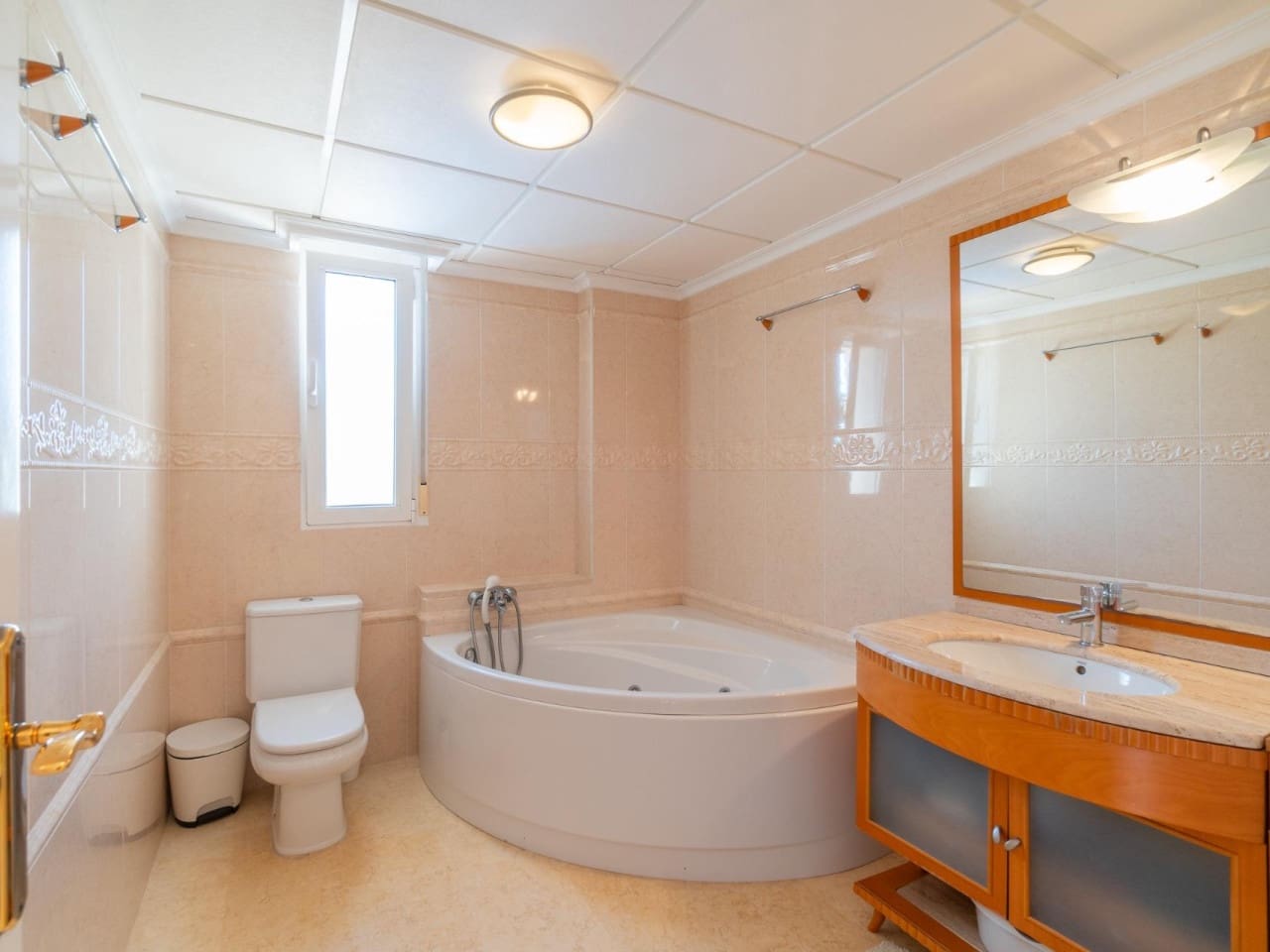 5 makuuhuone Huvila myytävänä paikassa La Mata mukana uima-altaan - 1 090 000 € (Ref: 10132137)