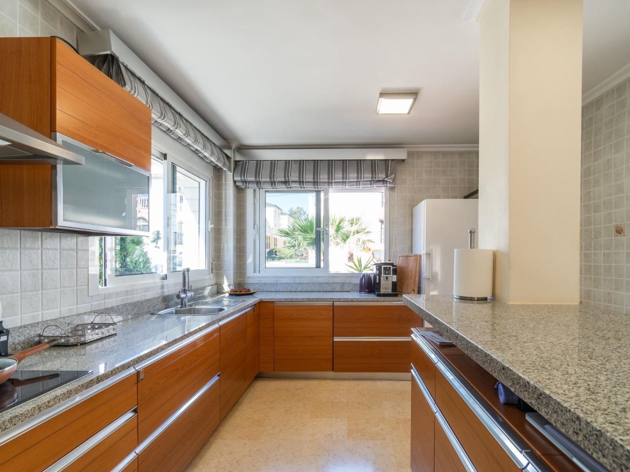 5 makuuhuone Huvila myytävänä paikassa La Mata mukana uima-altaan - 1 090 000 € (Ref: 10132137)