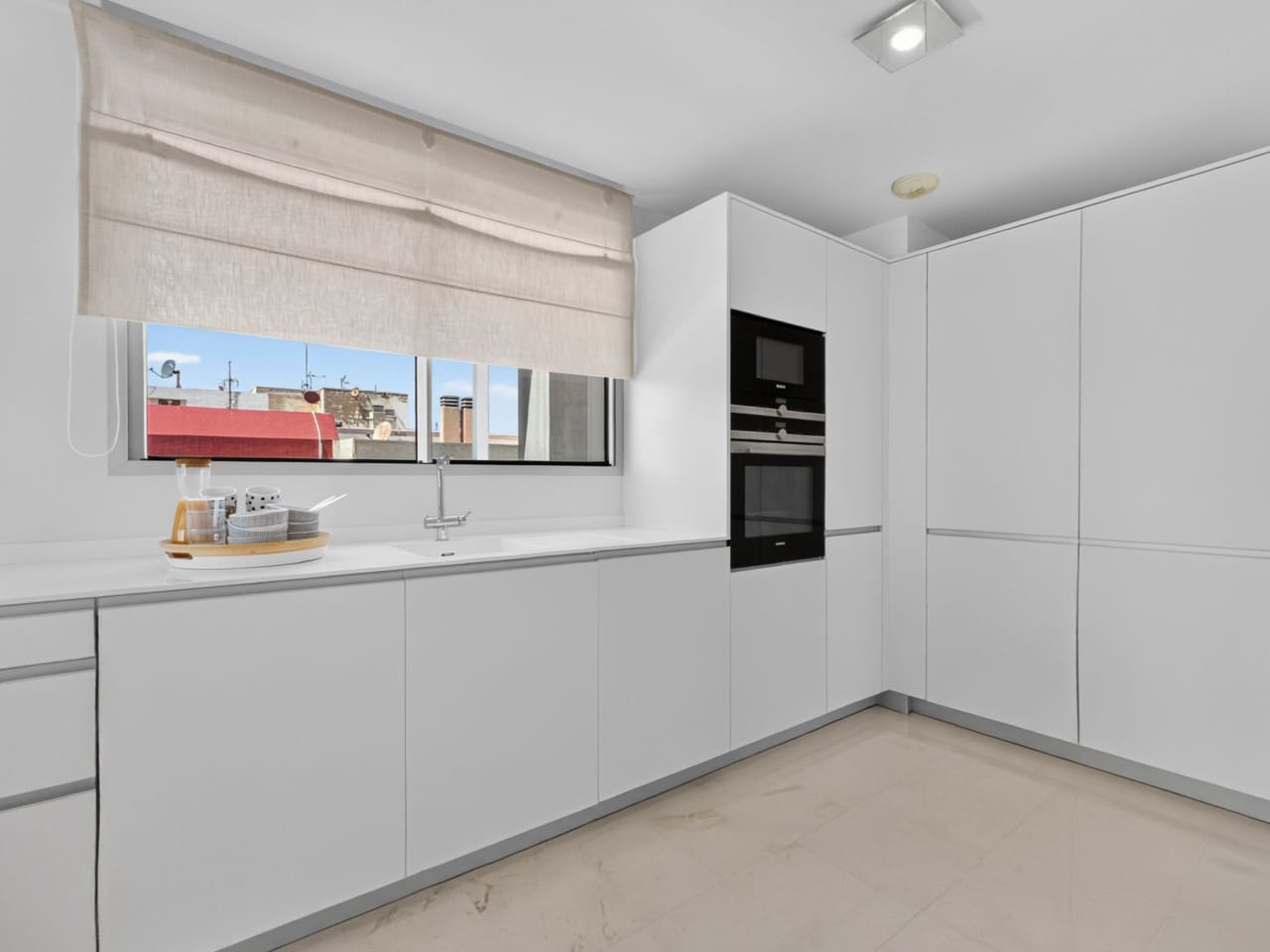 4 makuuhuone Huoneisto myytävänä paikassa Torrevieja mukana 
autotalli - 1 265 000 € (Ref: 10132139)