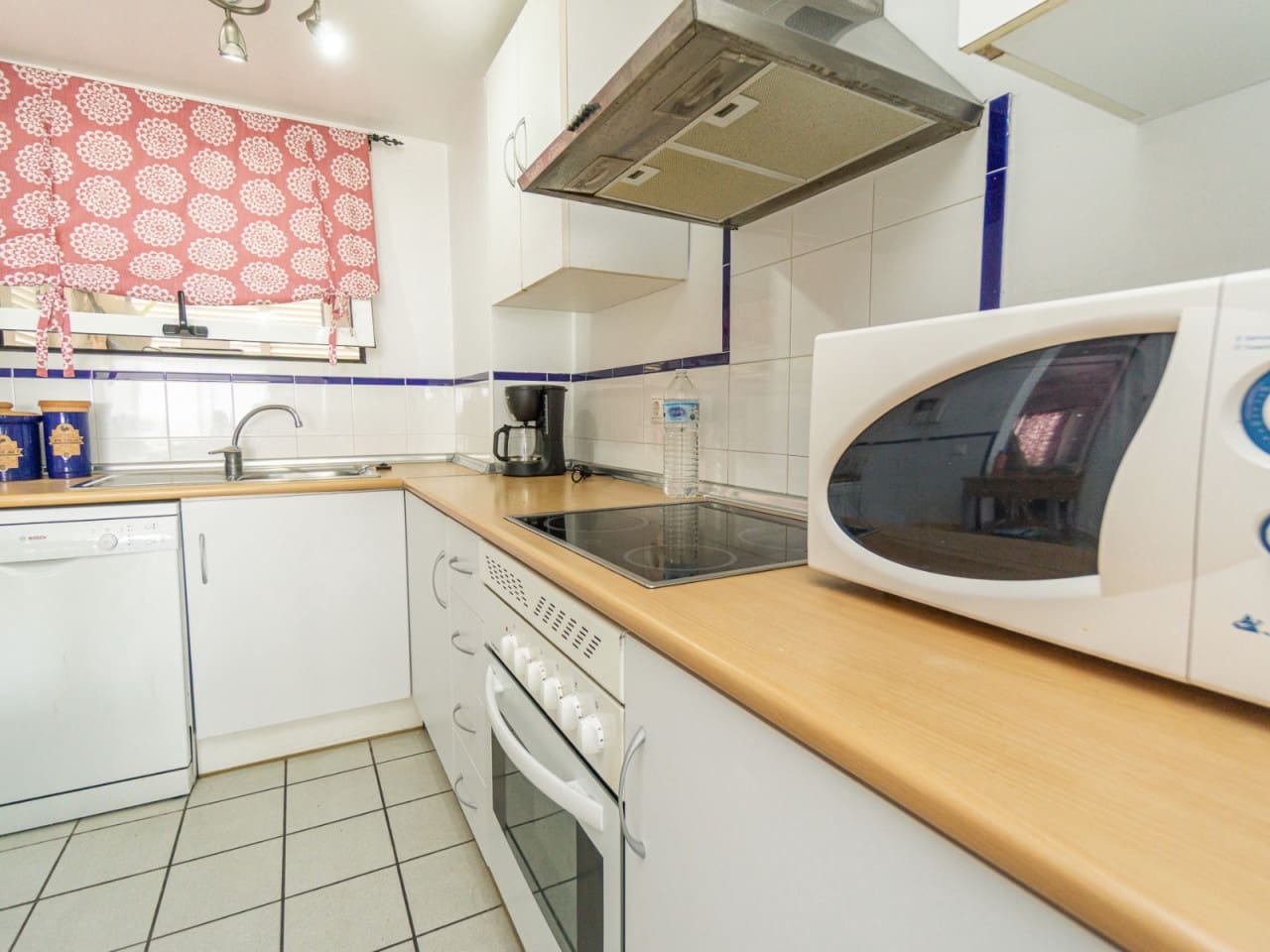Apartamento de 2 habitaciones en Playa Flamenca en venta con piscina garaje - 239.000 € (Ref: 10147934)