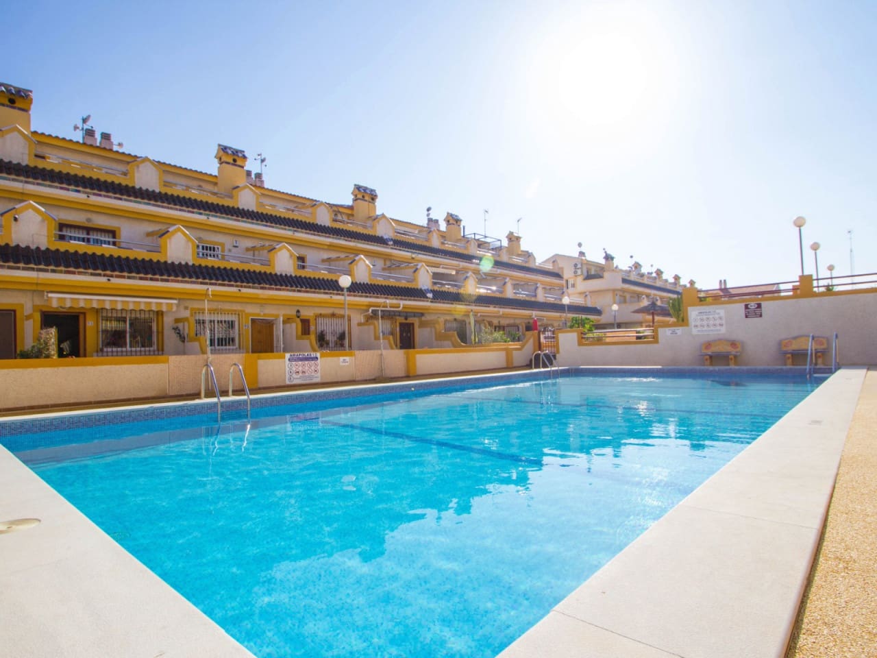 3 chambre Maison de Ville à vendre à Playa Flamenca avec piscine - 189 000 € (Ref: 10150528)