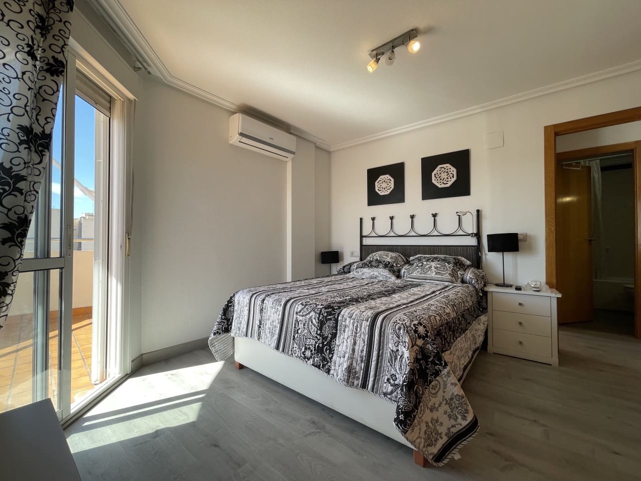 2 quarto Apartamento para venda em Torrevieja com garagem - 137 900 € (Ref: 10153648)