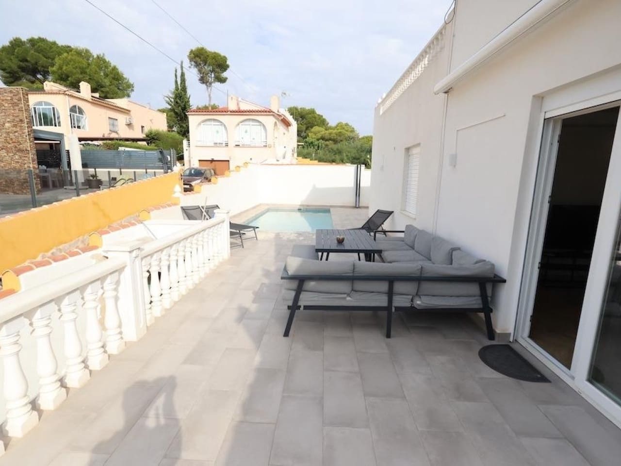 5 soveværelse Villa til salg i Torrevieja med swimmingpool garage - € 599.000 (Ref: 10158098)