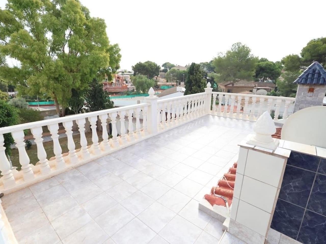 5 soveværelse Villa til salg i Torrevieja med swimmingpool garage - € 599.000 (Ref: 10158098)