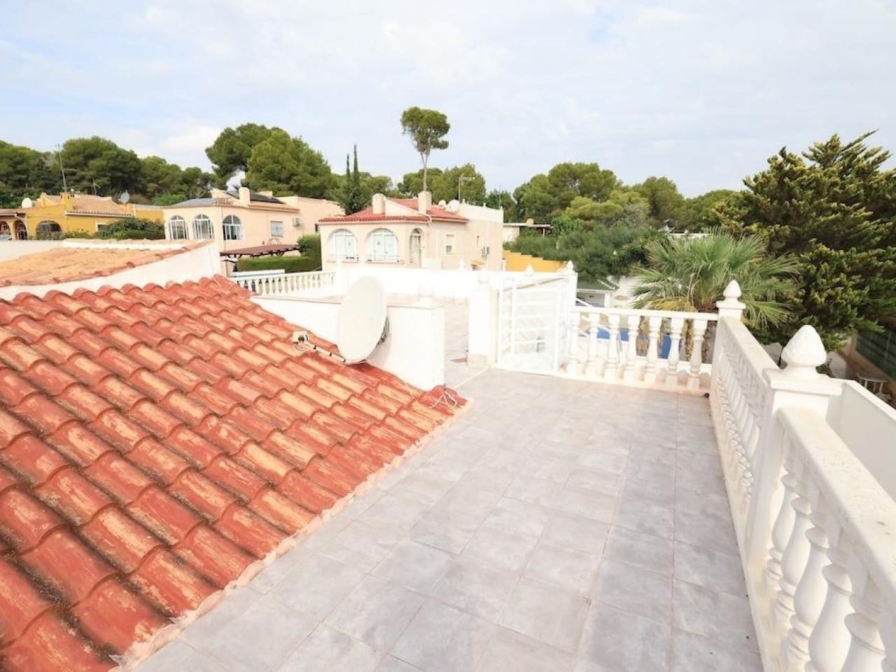 5 soveværelse Villa til salg i Torrevieja med swimmingpool garage - € 599.000 (Ref: 10158098)
