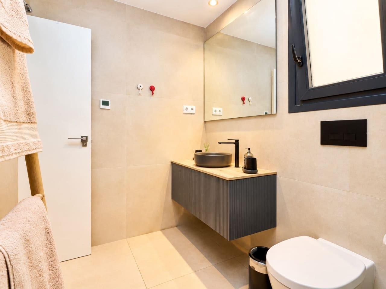 2 soverom Villa til salgs i La Veleta med svømmebasseng garasje - € 359 000 (Ref: 10165817)