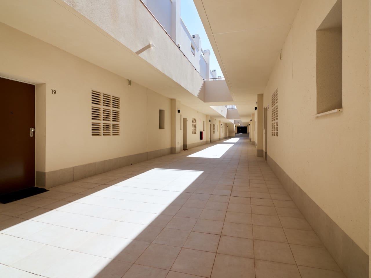 2 soverom Villa til salgs i La Veleta med svømmebasseng garasje - € 359 000 (Ref: 10165817)