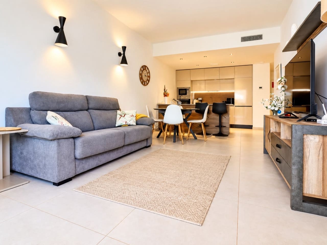 2 soverom Villa til salgs i La Veleta med svømmebasseng garasje - € 359 000 (Ref: 10165817)