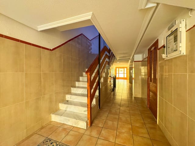 Leilighet til salgs i Los Europeos, Torrevieja med svømmebasseng - € 89 900 (Ref: 10174203)