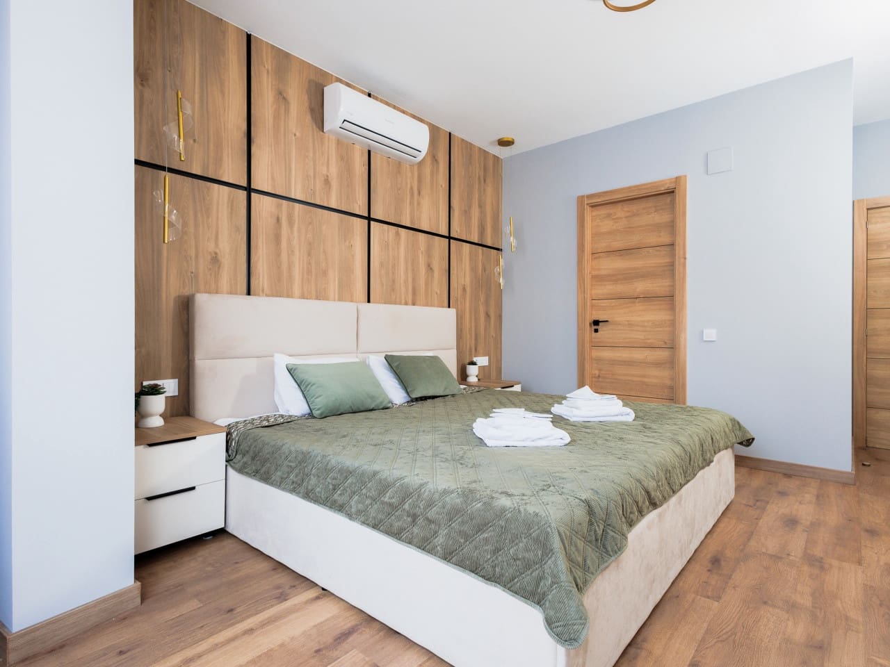 Local Comercial de 12 habitaciones en Torrevieja en venta - 1.250.000 € (Ref: 10183467)