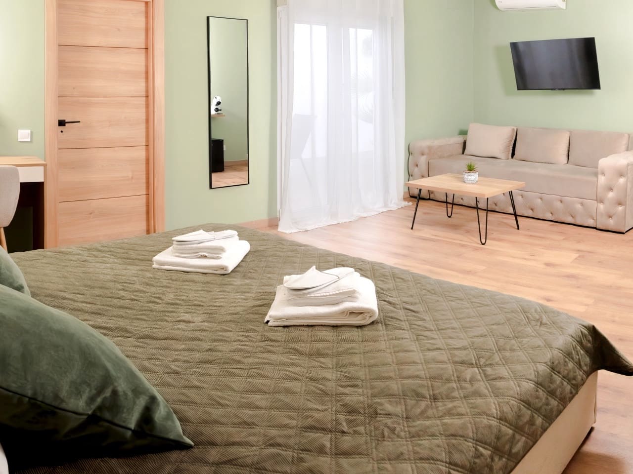 Local Comercial de 12 habitaciones en Torrevieja en venta - 1.250.000 € (Ref: 10183467)