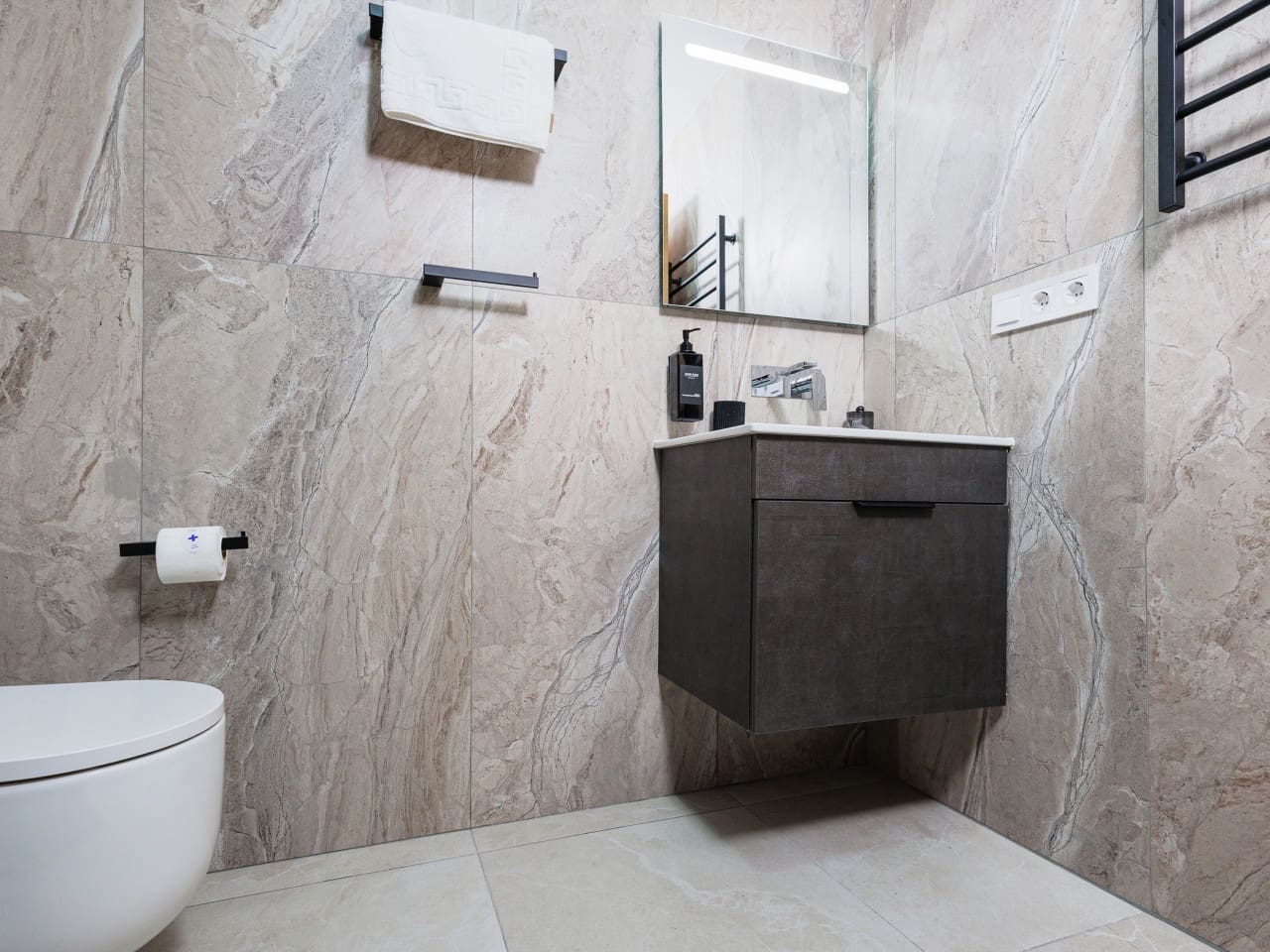 Local Comercial de 12 habitaciones en Torrevieja en venta - 1.250.000 € (Ref: 10183467)