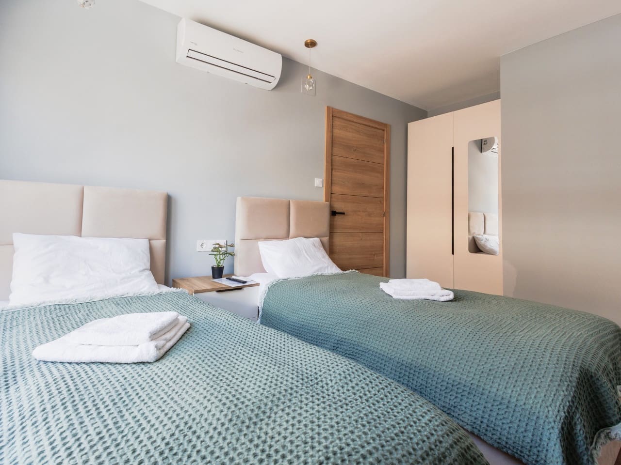 Local Comercial de 12 habitaciones en Torrevieja en venta - 1.250.000 € (Ref: 10183467)