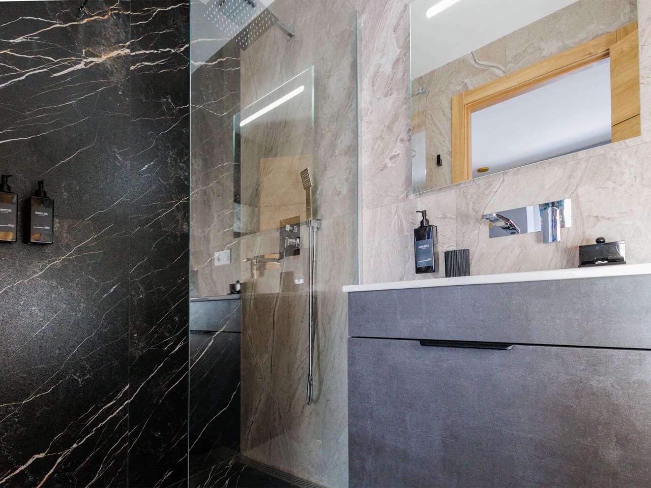Local Comercial de 12 habitaciones en Torrevieja en venta - 1.250.000 € (Ref: 10183467)
