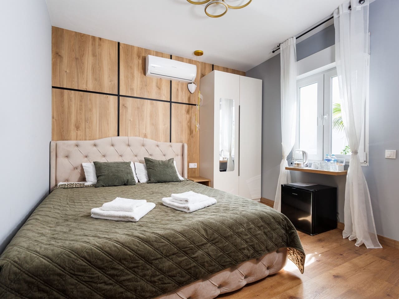 Local Comercial de 12 habitaciones en Torrevieja en venta - 1.250.000 € (Ref: 10183467)