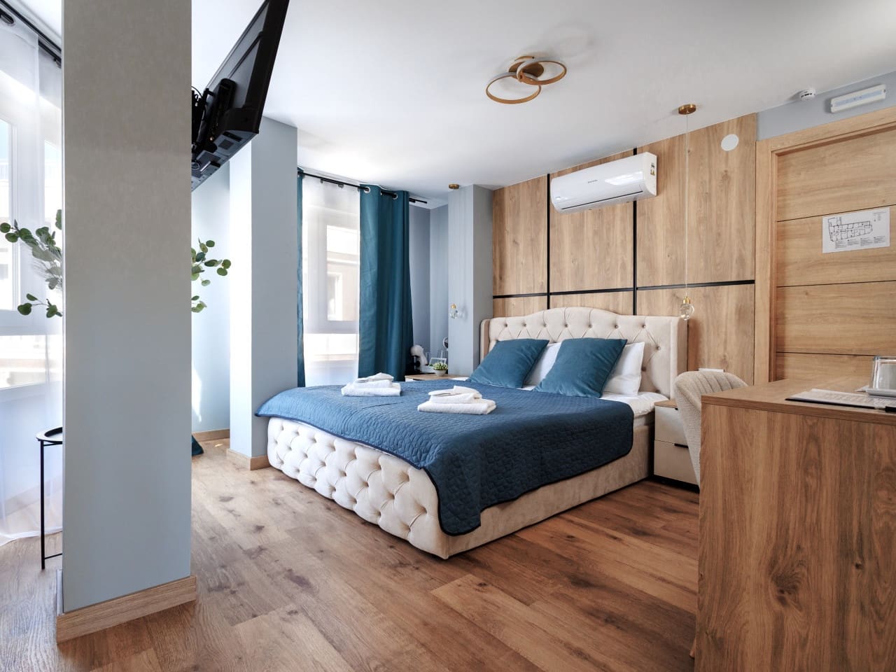 Local Comercial de 12 habitaciones en Torrevieja en venta - 1.250.000 € (Ref: 10183467)