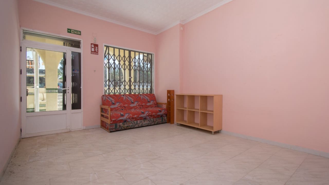 1 soverom Kommersiell til salgs i La Mata med svømmebasseng - € 102 260 (Ref: 6069761)