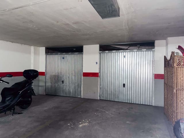 Garage for sale in Centro - Muelle Pesquero, Torrevieja - € 27,500 (Ref: 6465185)