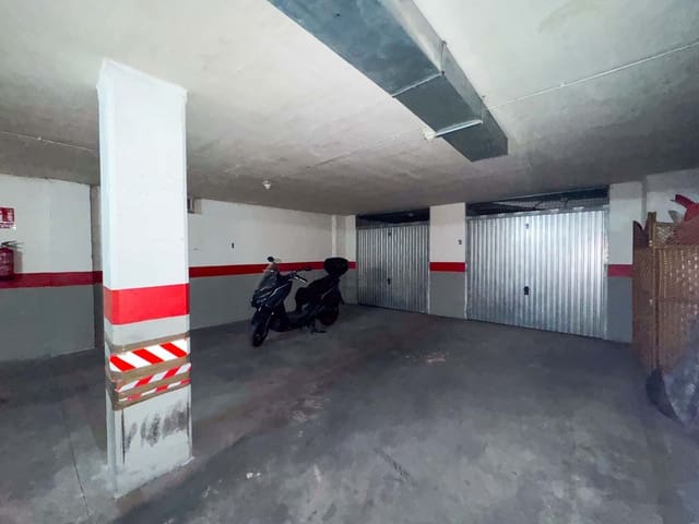 Garage for sale in Centro - Muelle Pesquero, Torrevieja - € 27,500 (Ref: 6465185)