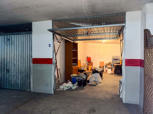 Garage for sale in Centro - Muelle Pesquero, Torrevieja - € 27,500 (Ref: 6465185)