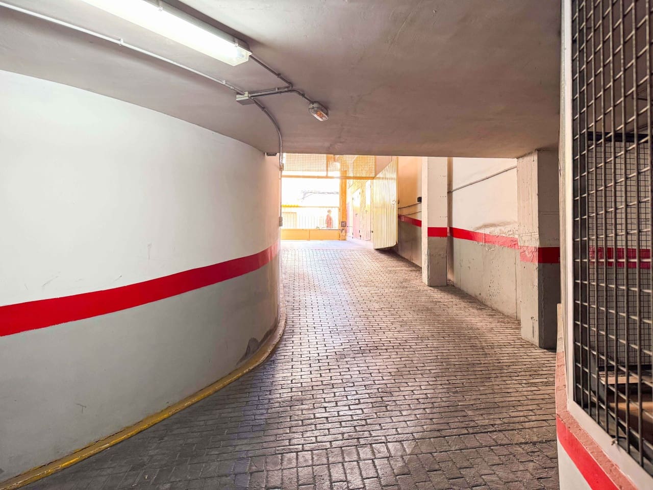 Garage te koop in Torrevieja - € 27.500 (Ref: 6465185)