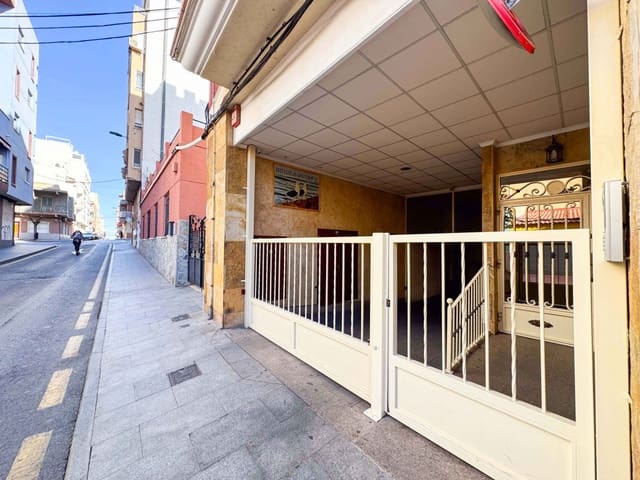 Garage for sale in Centro - Muelle Pesquero, Torrevieja - € 27,500 (Ref: 6465185)