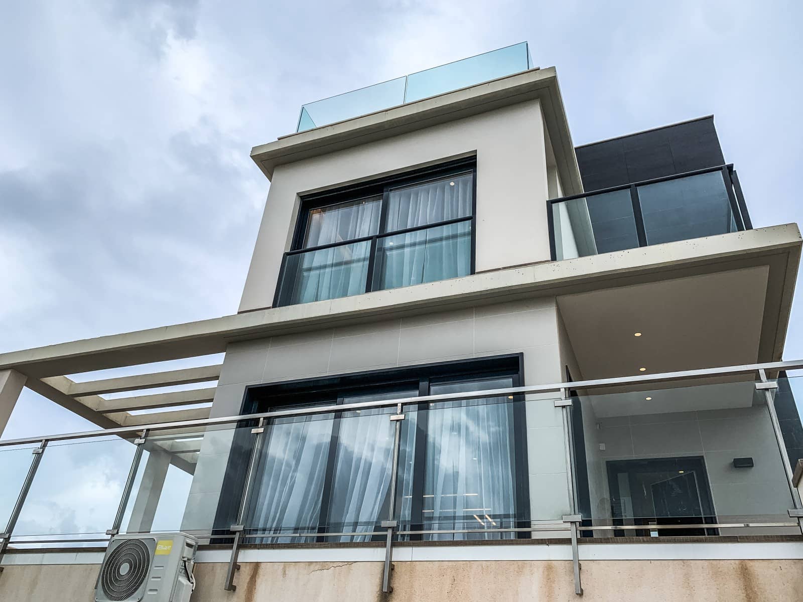 6 bedroom Villa for sale in Campoamor with pool - € 900,000 (Ref: 6505005)