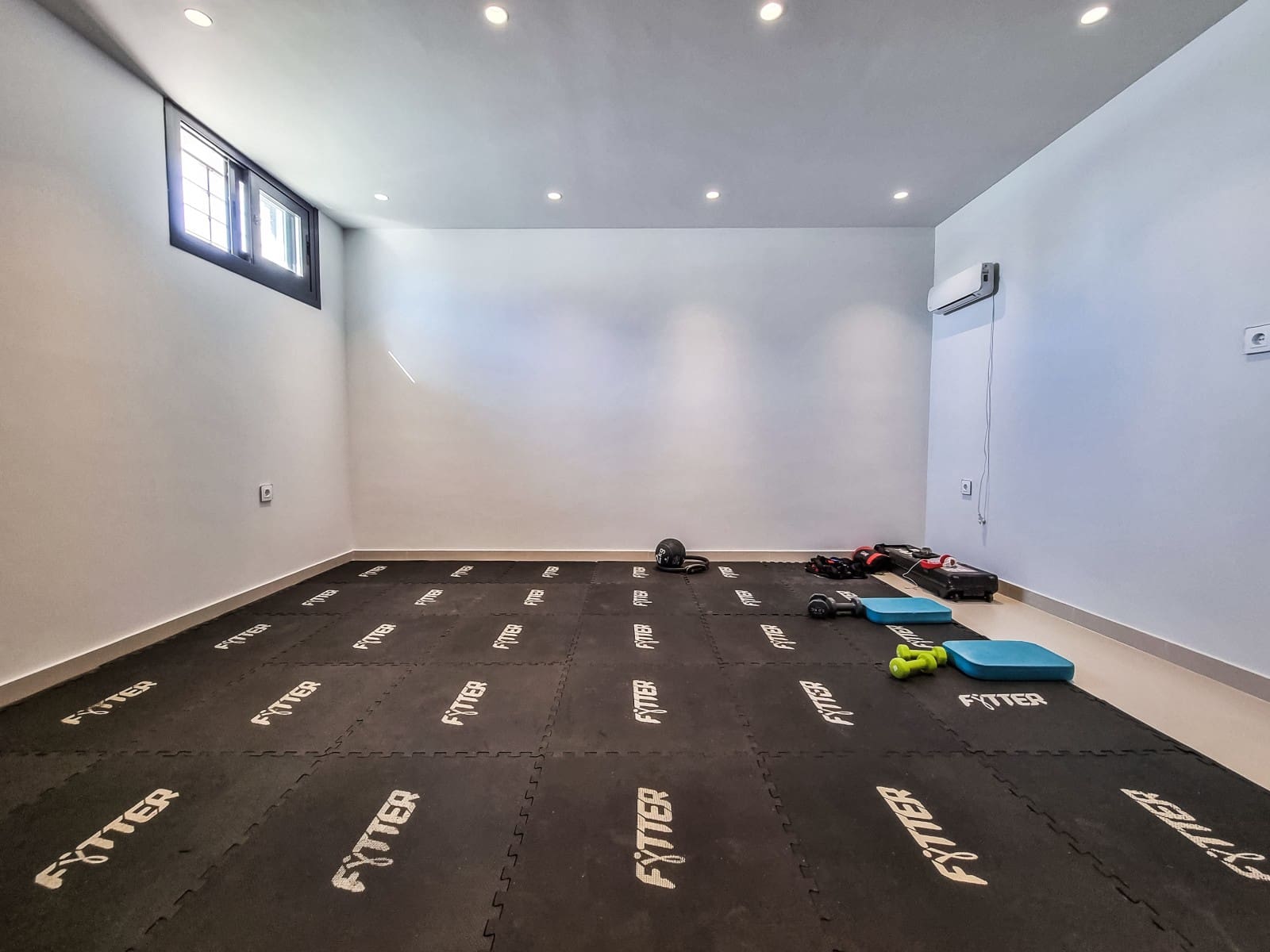 6 bedroom Villa for sale in Campoamor with pool - € 900,000 (Ref: 6505005)