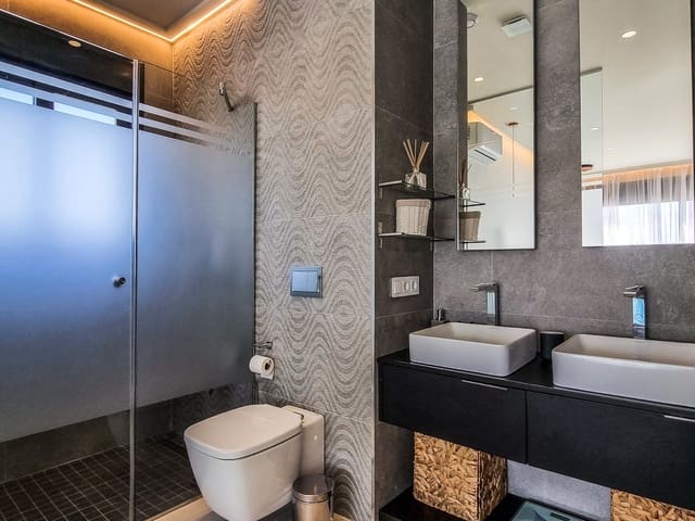 6 quarto Moradia para venda em Campoamor, Orihuela com piscina - 900 000 € (Ref: 6505005)