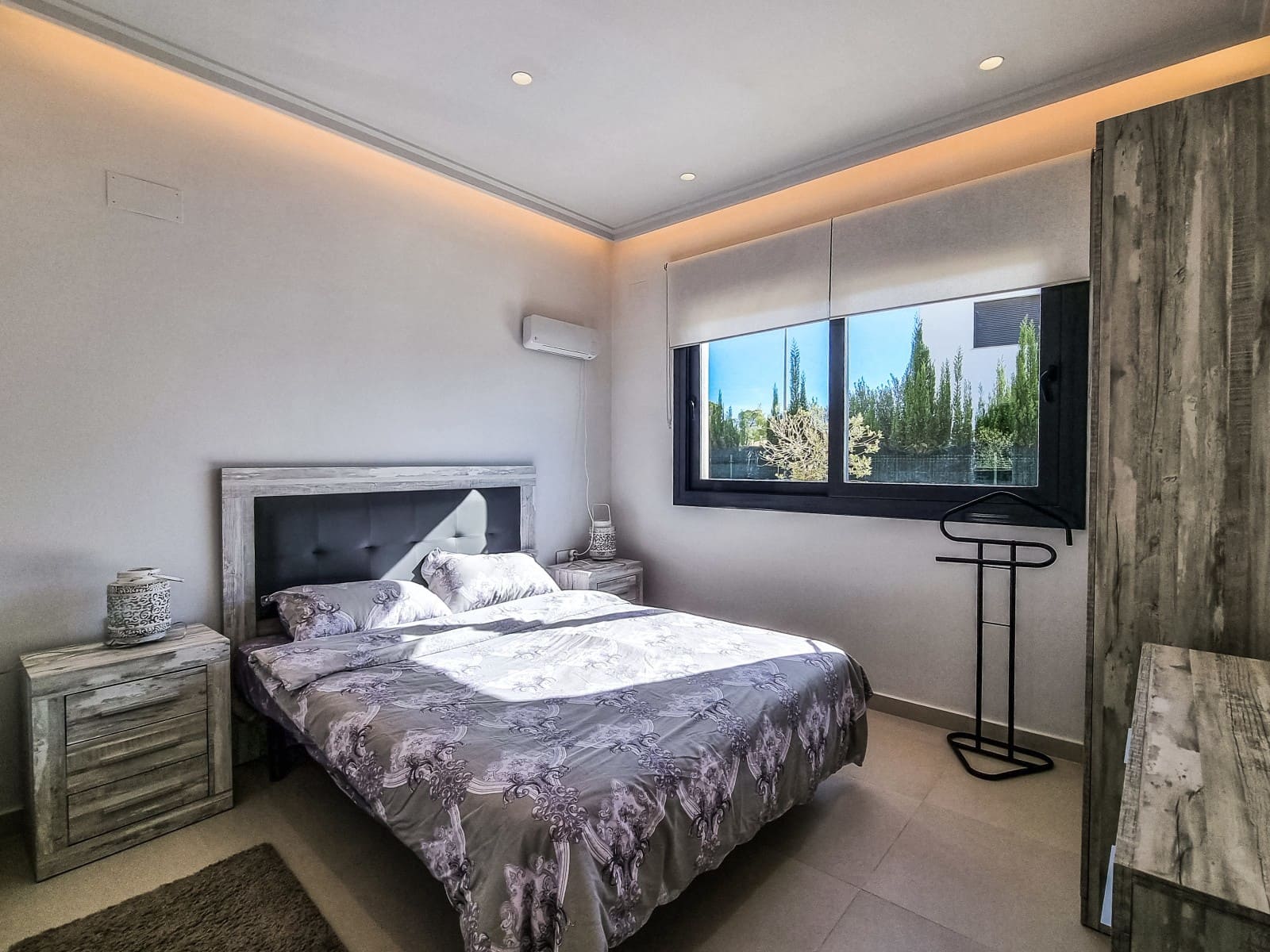 6 bedroom Villa for sale in Campoamor with pool - € 900,000 (Ref: 6505005)