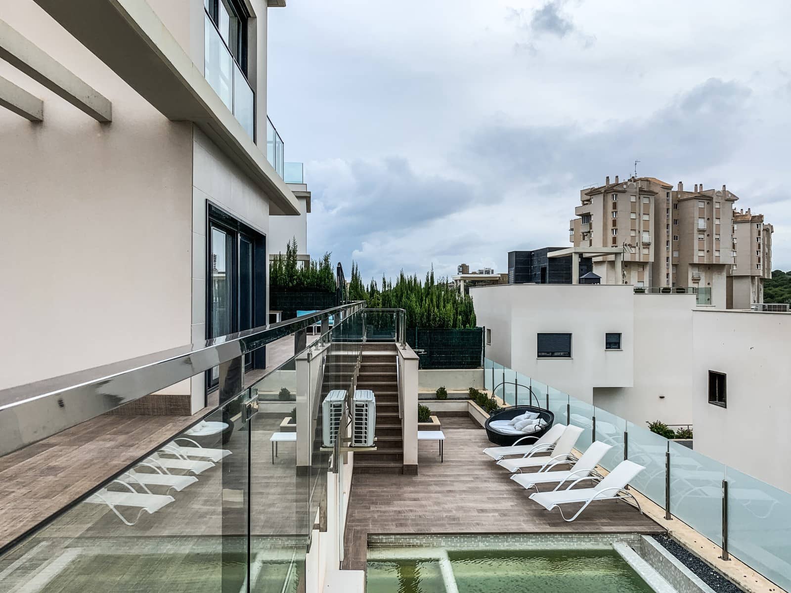 6 bedroom Villa for sale in Campoamor with pool - € 900,000 (Ref: 6505005)