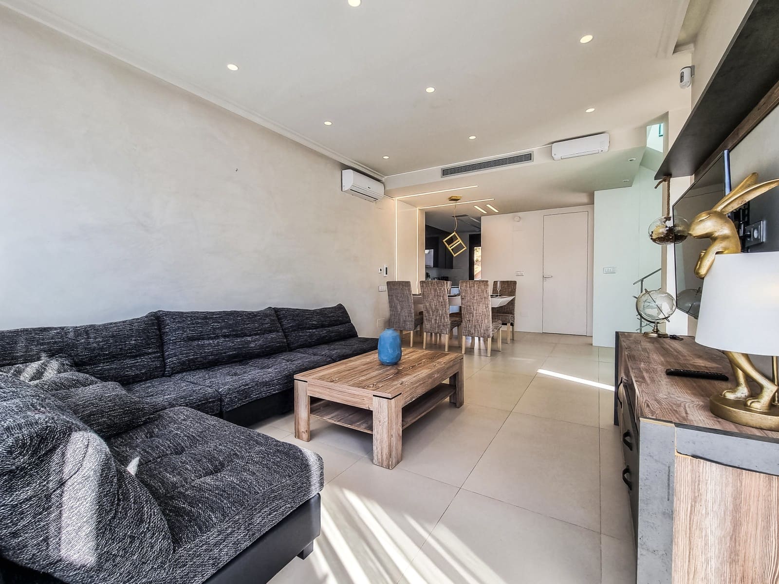 6 bedroom Villa for sale in Campoamor with pool - € 900,000 (Ref: 6505005)