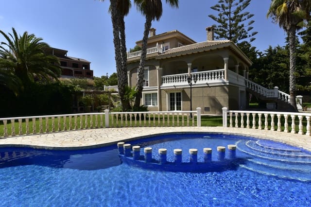 7 slaapkamer Villa te koop in Villamartin, Orihuela met zwembad - € 1.300.000 (Ref: 6560240)