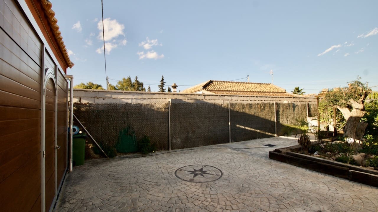 3 makuuhuone Maalaistalo myytävänä paikassa Sucina mukana uima-altaan 
autotalli - 270 000 € (Ref: 6583533)