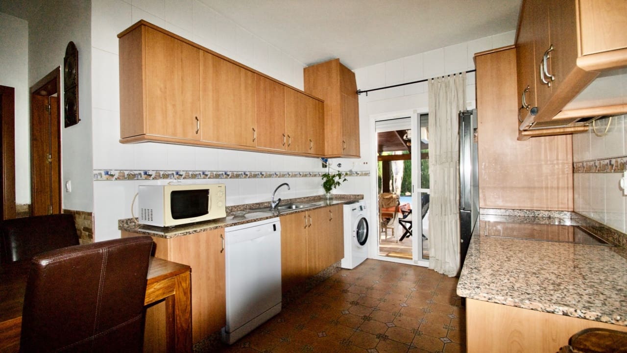 3 makuuhuone Maalaistalo myytävänä paikassa Sucina mukana uima-altaan 
autotalli - 270 000 € (Ref: 6583533)