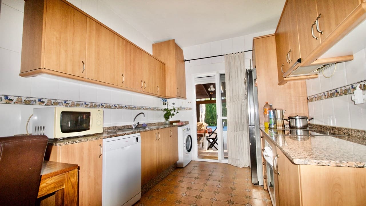 3 makuuhuone Maalaistalo myytävänä paikassa Sucina mukana uima-altaan 
autotalli - 270 000 € (Ref: 6583533)